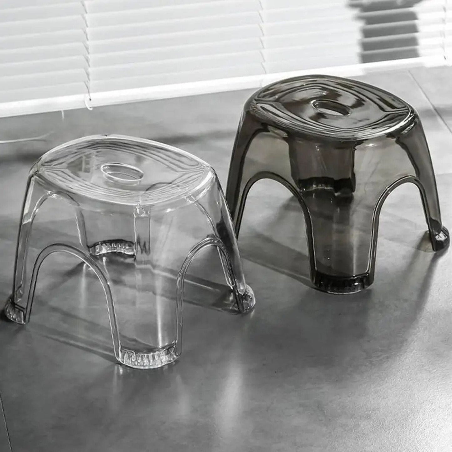 Tabouret plastique salle de bain | UT. Transparent